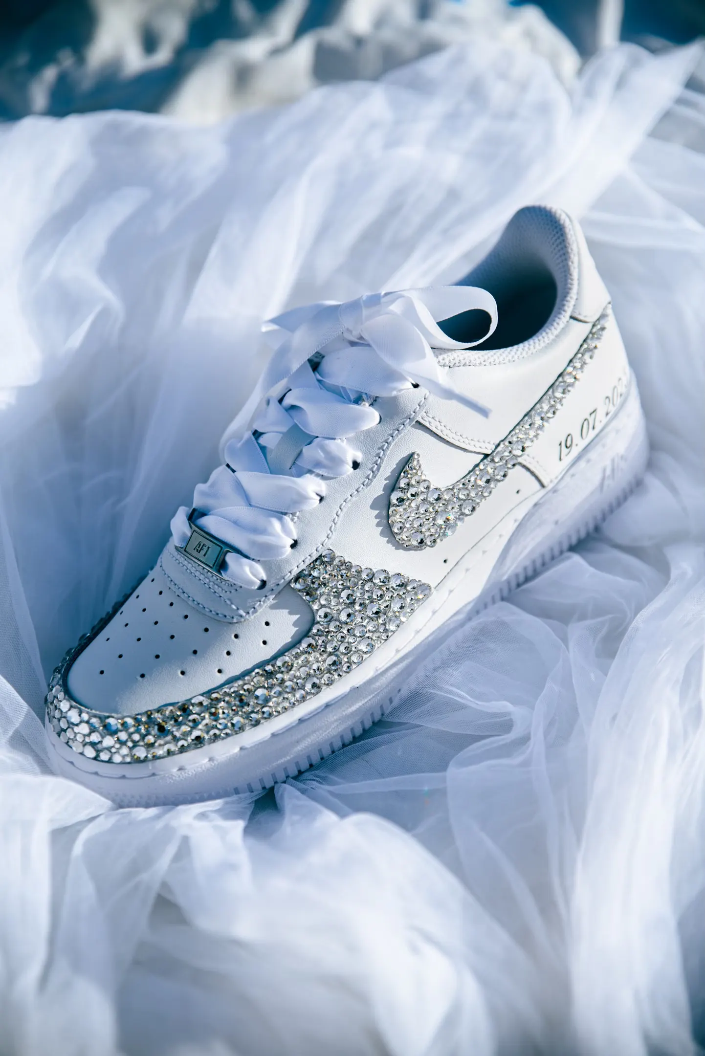 Strasszos esküvői Air Force 1 tüllön